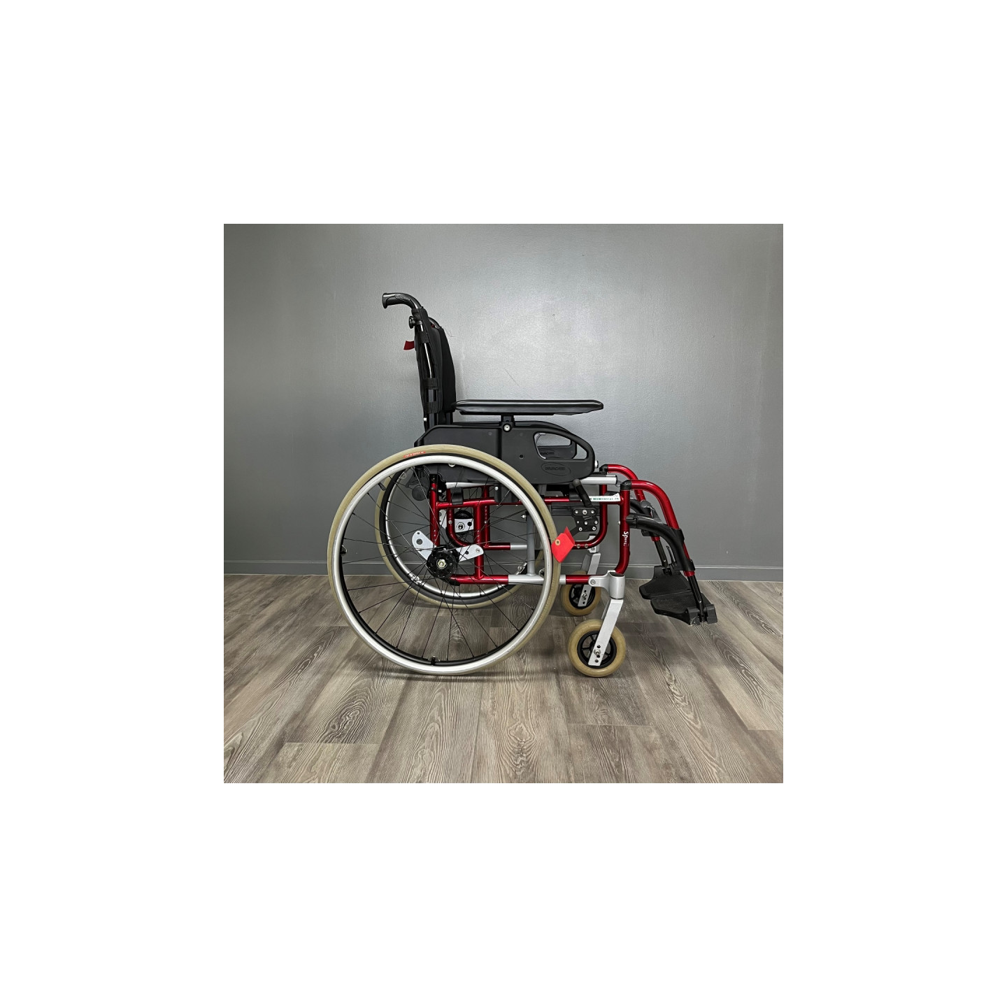 Fauteuil roulant manuel INVACARE Spinx rouge L.43 P.45