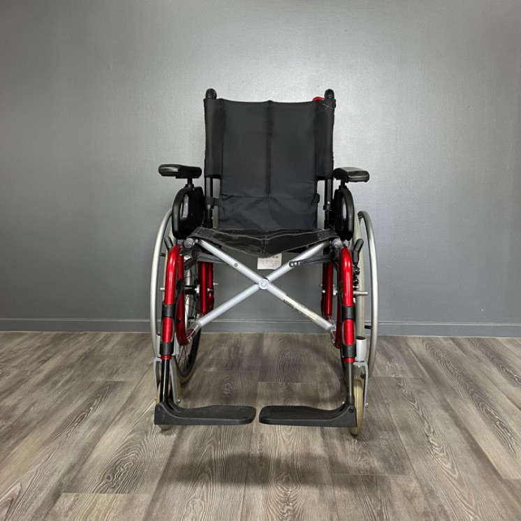 Fauteuil roulant manuel INVACARE Spinx rouge L.43 P.45