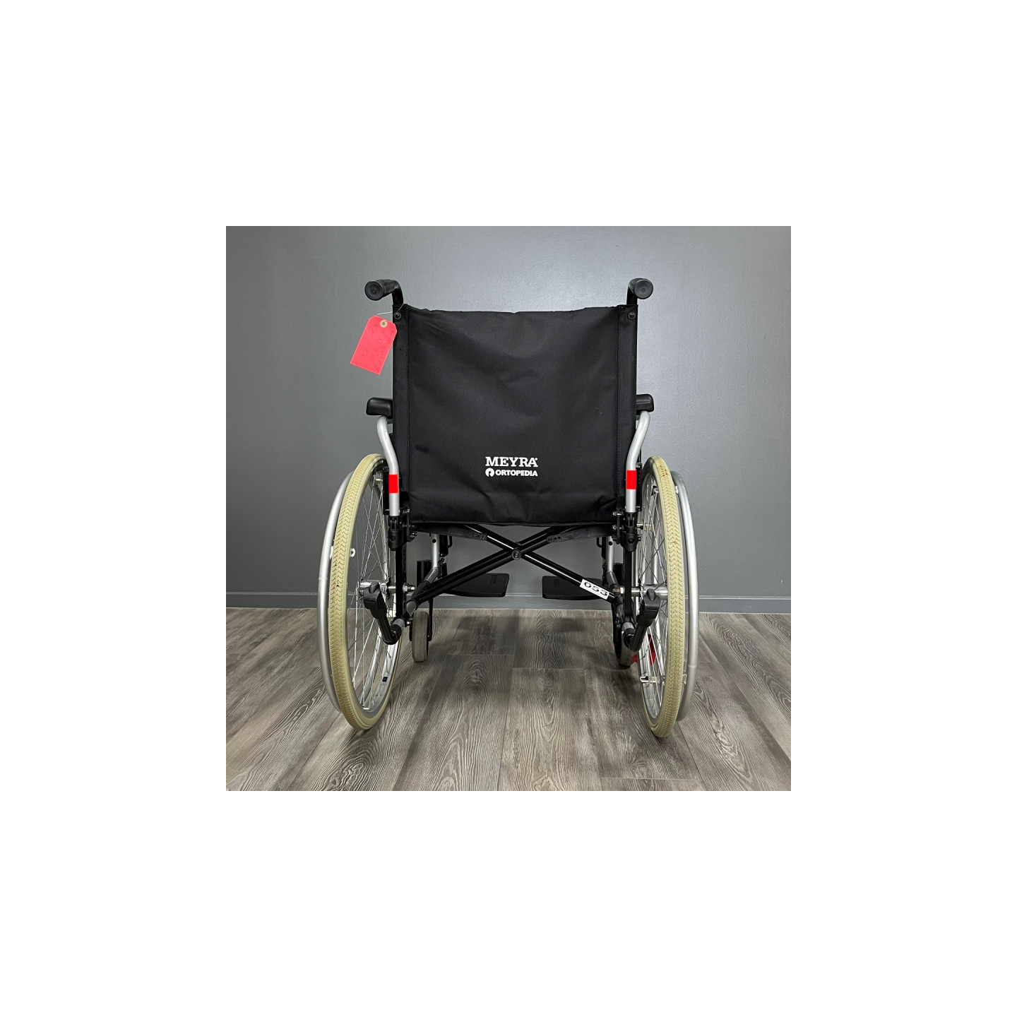 Fauteuil roulant manuel MEYRA gris L.53 P.45