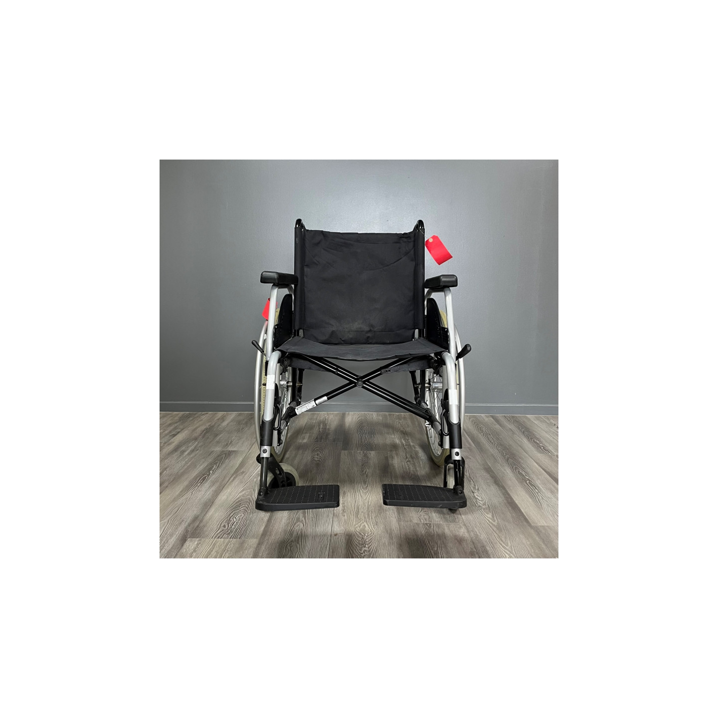 Fauteuil roulant manuel MEYRA gris L.53 P.45