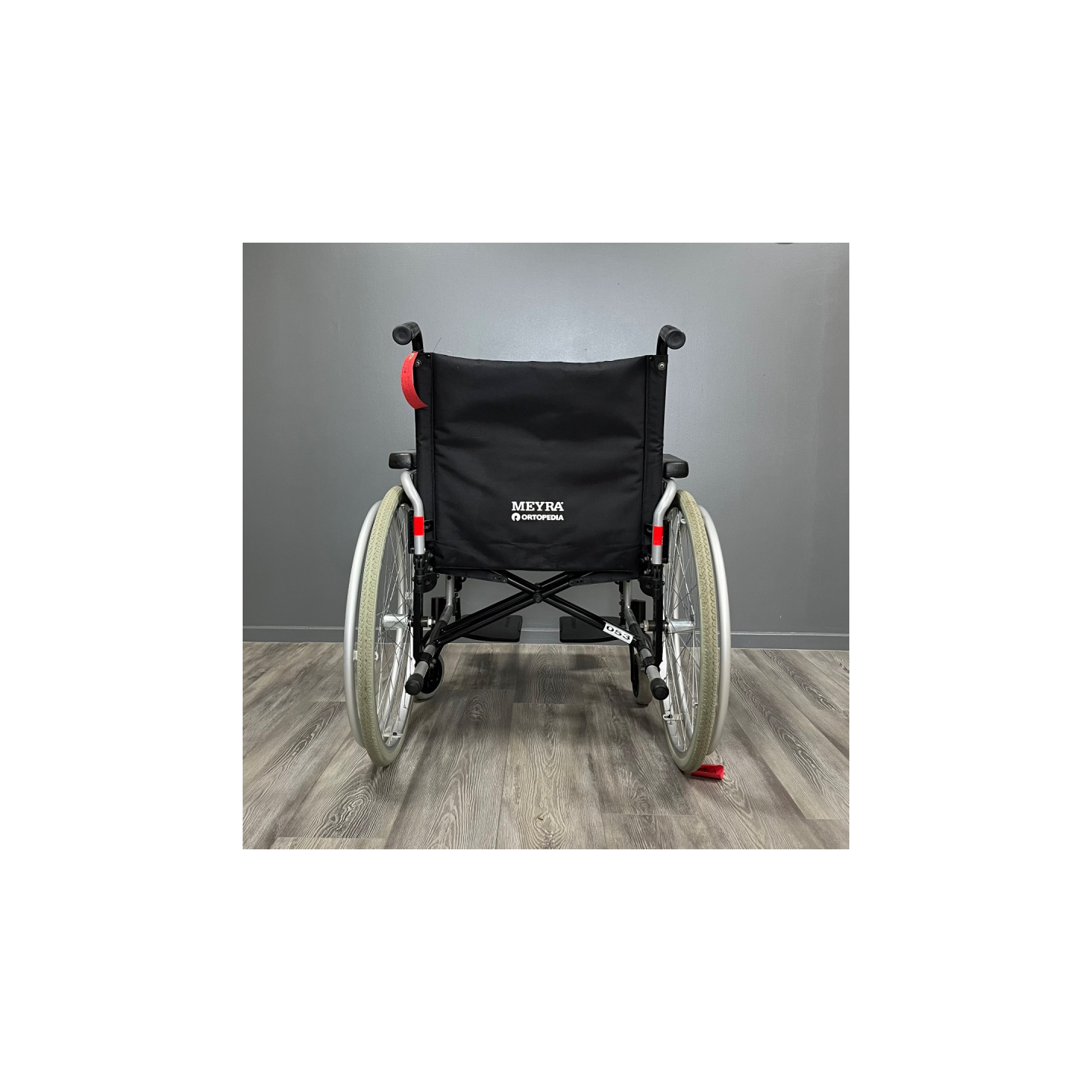 Fauteuil roulant manuel MEYRA gris L.53 P.42