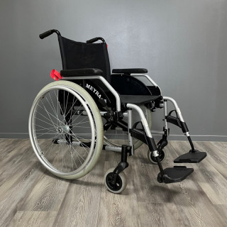 Fauteuil roulant manuel MEYRA gris L.53 P.42