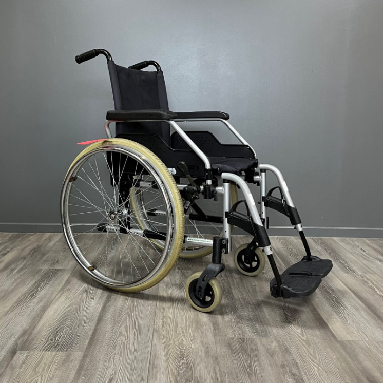 Fauteuil roulant MEYRA gris L.40 P.42