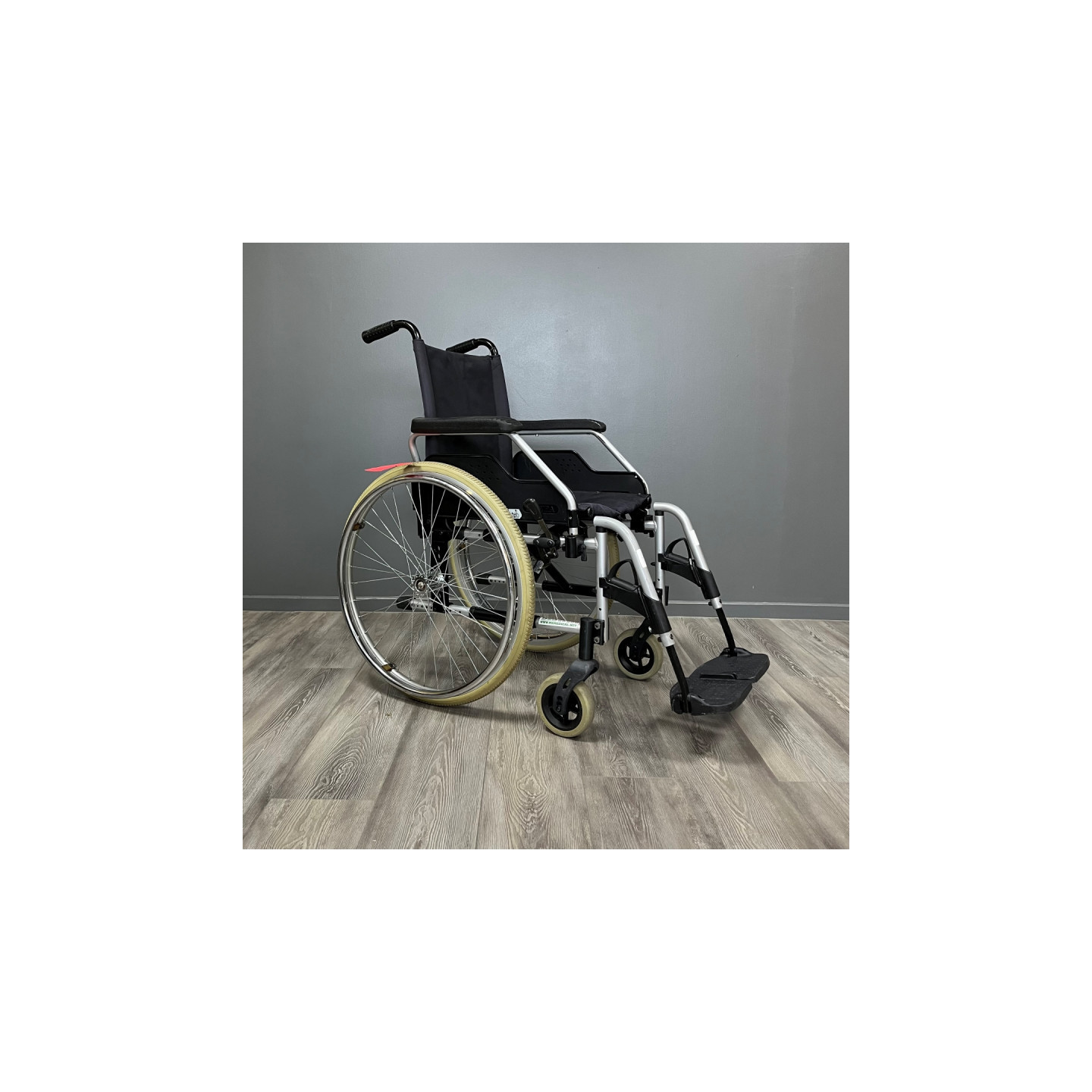 Fauteuil roulant MEYRA gris L.40 P.42