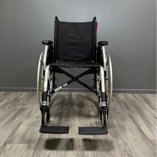 Fauteuil roulant manuel MEYRA gris L.43 P.42