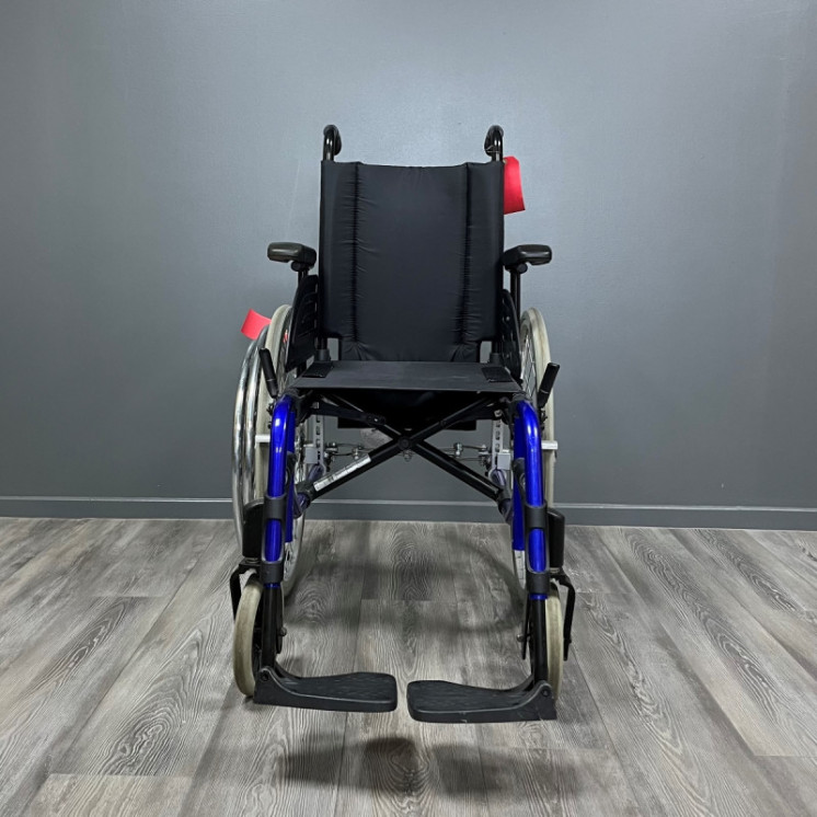 Fauteuil roulant manuel INVACARE Action 3 bleu L.38 P.45
