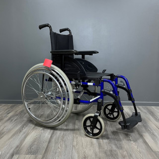 Fauteuil roulant manuel INVACARE Action 3 bleu L.38 P.45
