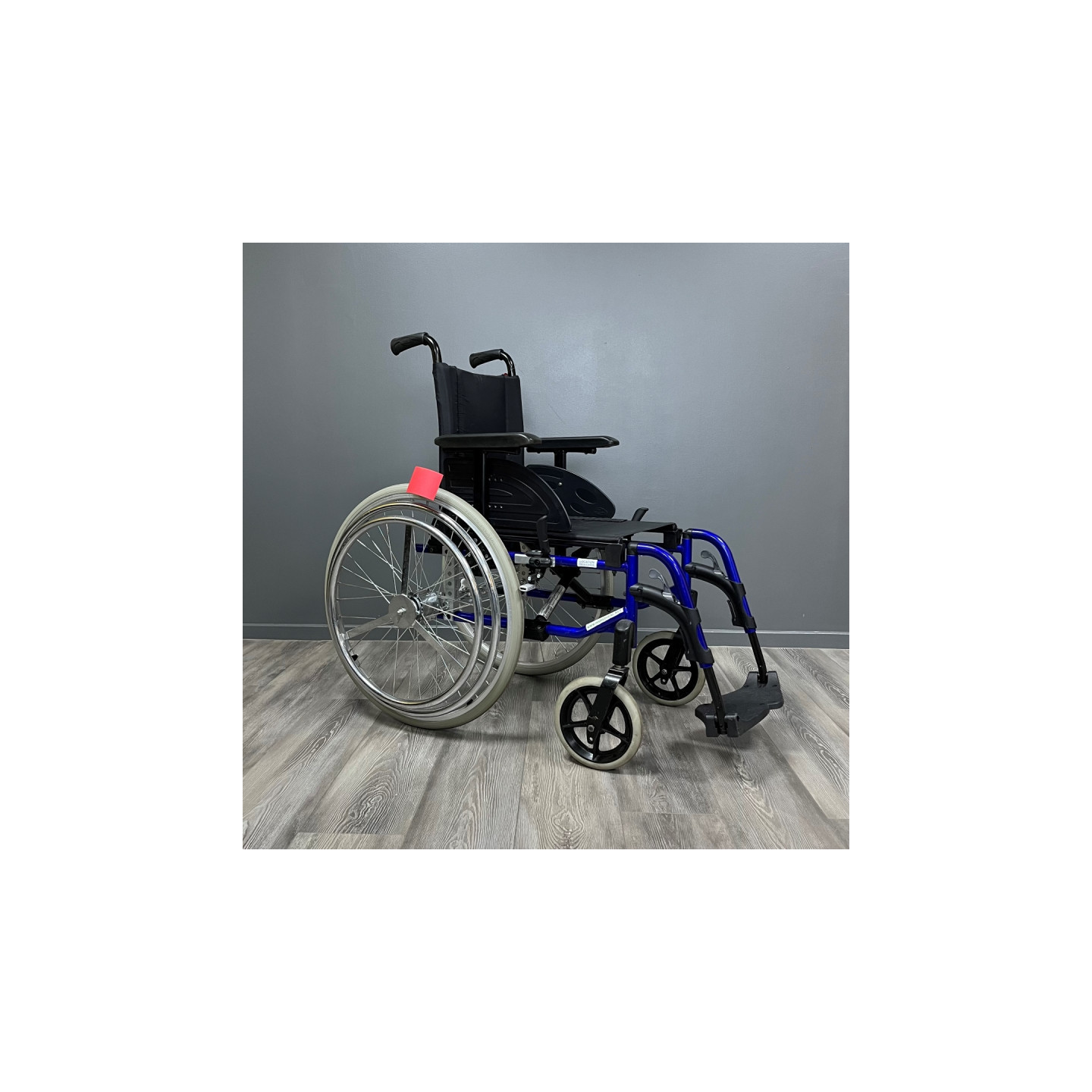 Fauteuil roulant manuel INVACARE Action 3 bleu L.38 P.45