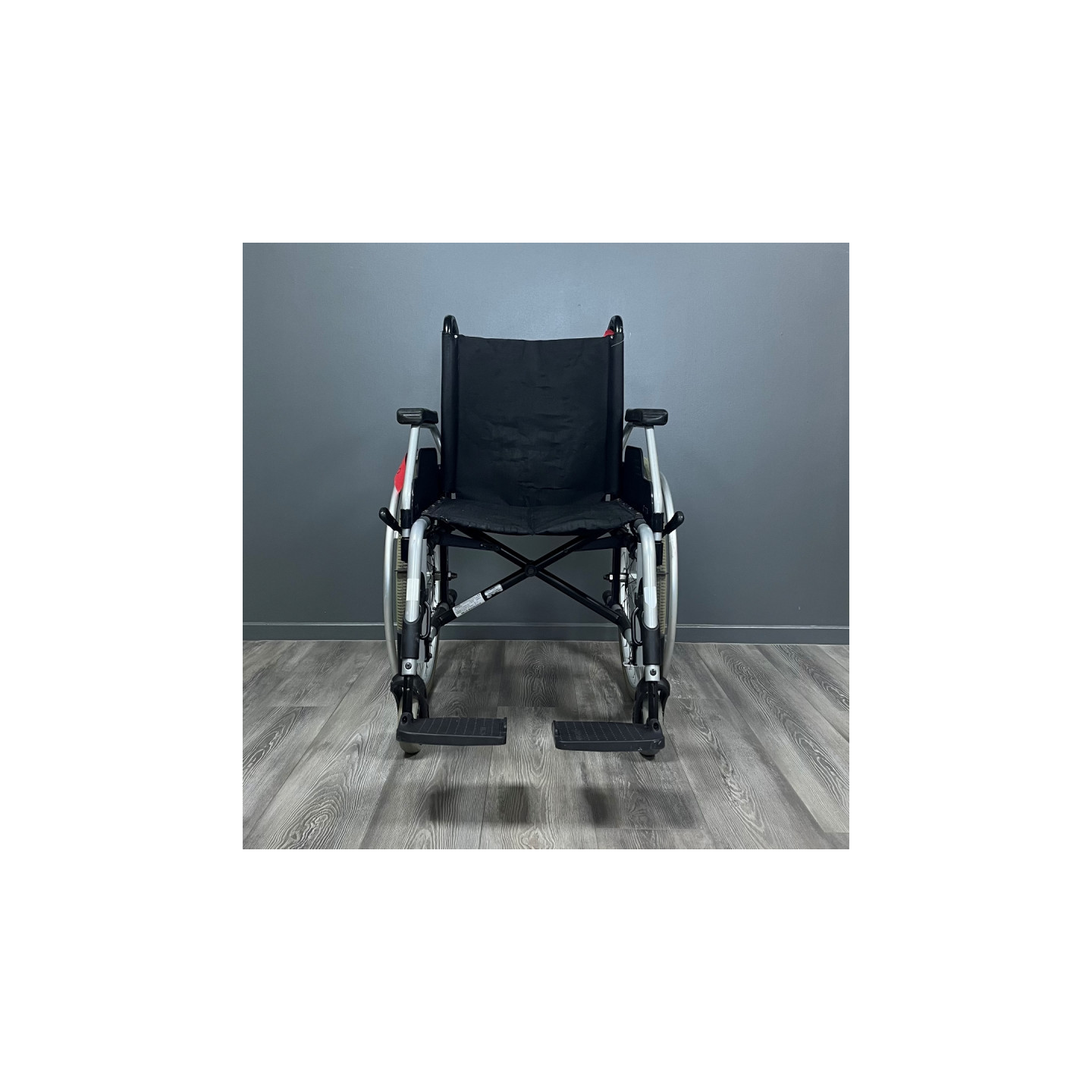 Fauteuil roulant Manuel MEYRA gris L.46 P.42
