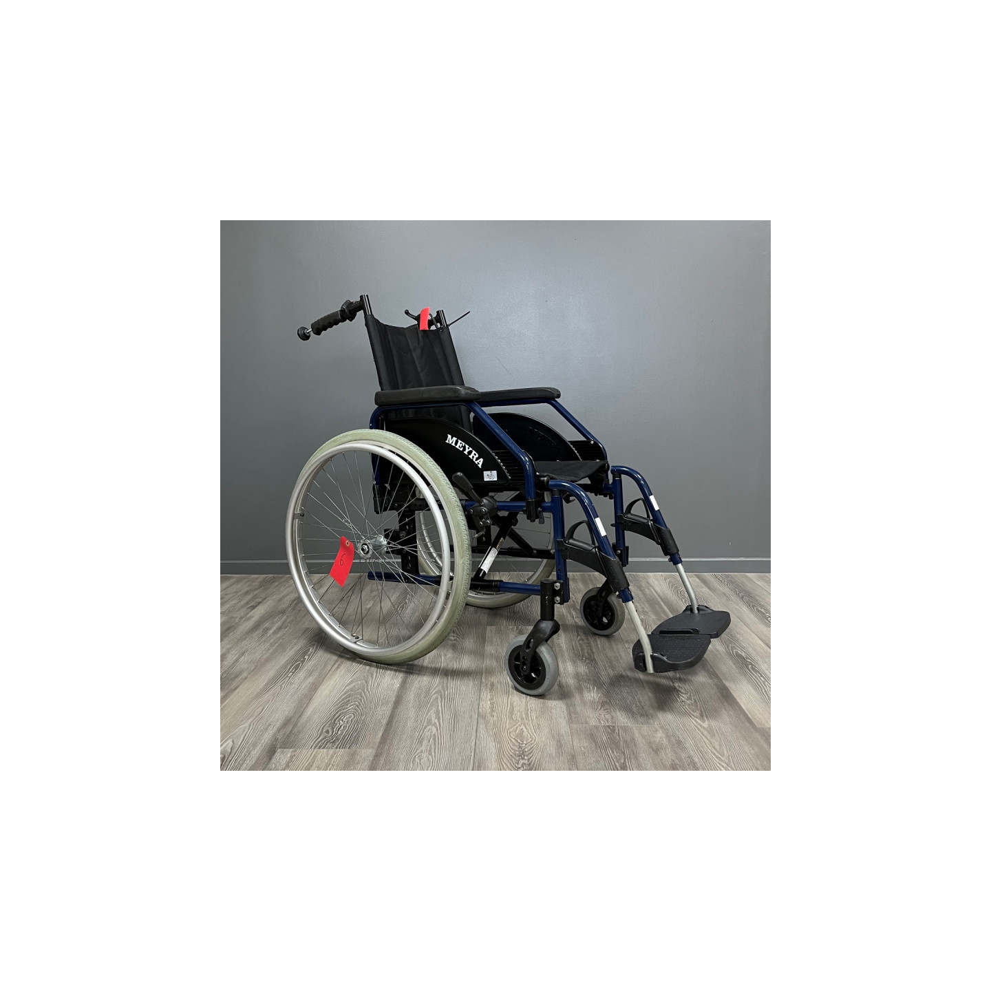 Fauteuil roulant manuel MEYRA bleu L.40 P.42