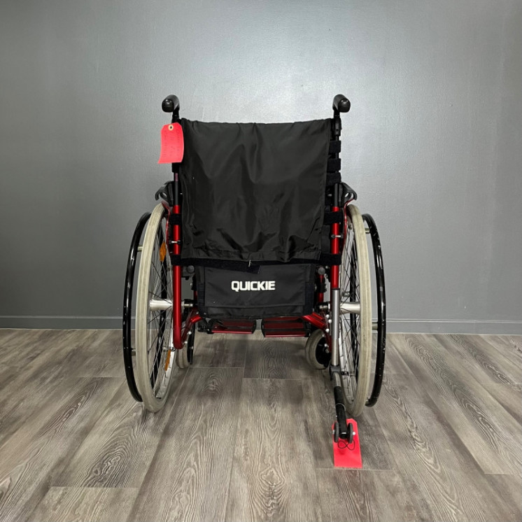 Fauteuil roulant actif QUICKIE rouge L.46 P.40