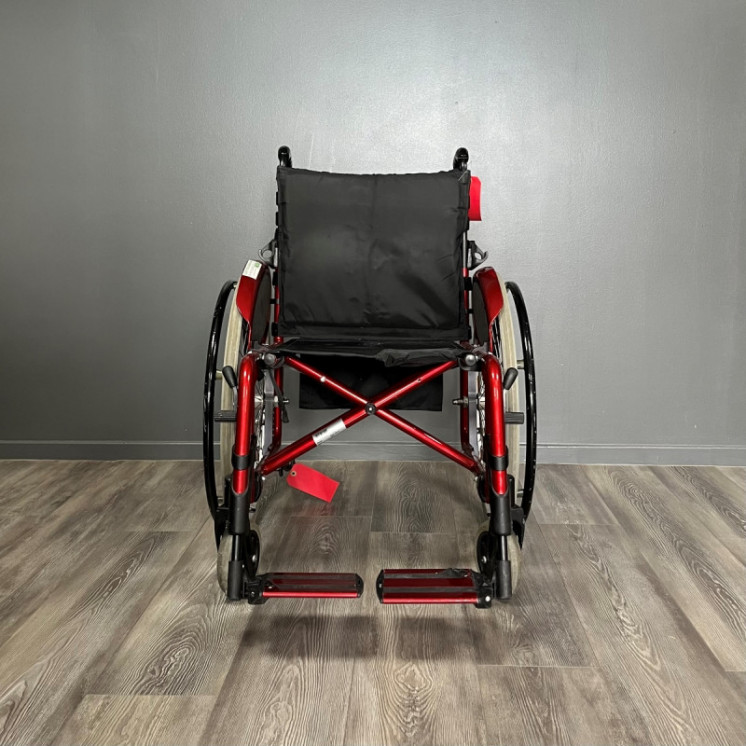 Fauteuil roulant actif QUICKIE rouge L.46 P.40