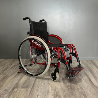 Fauteuil roulant actif QUICKIE rouge L.46 P.40