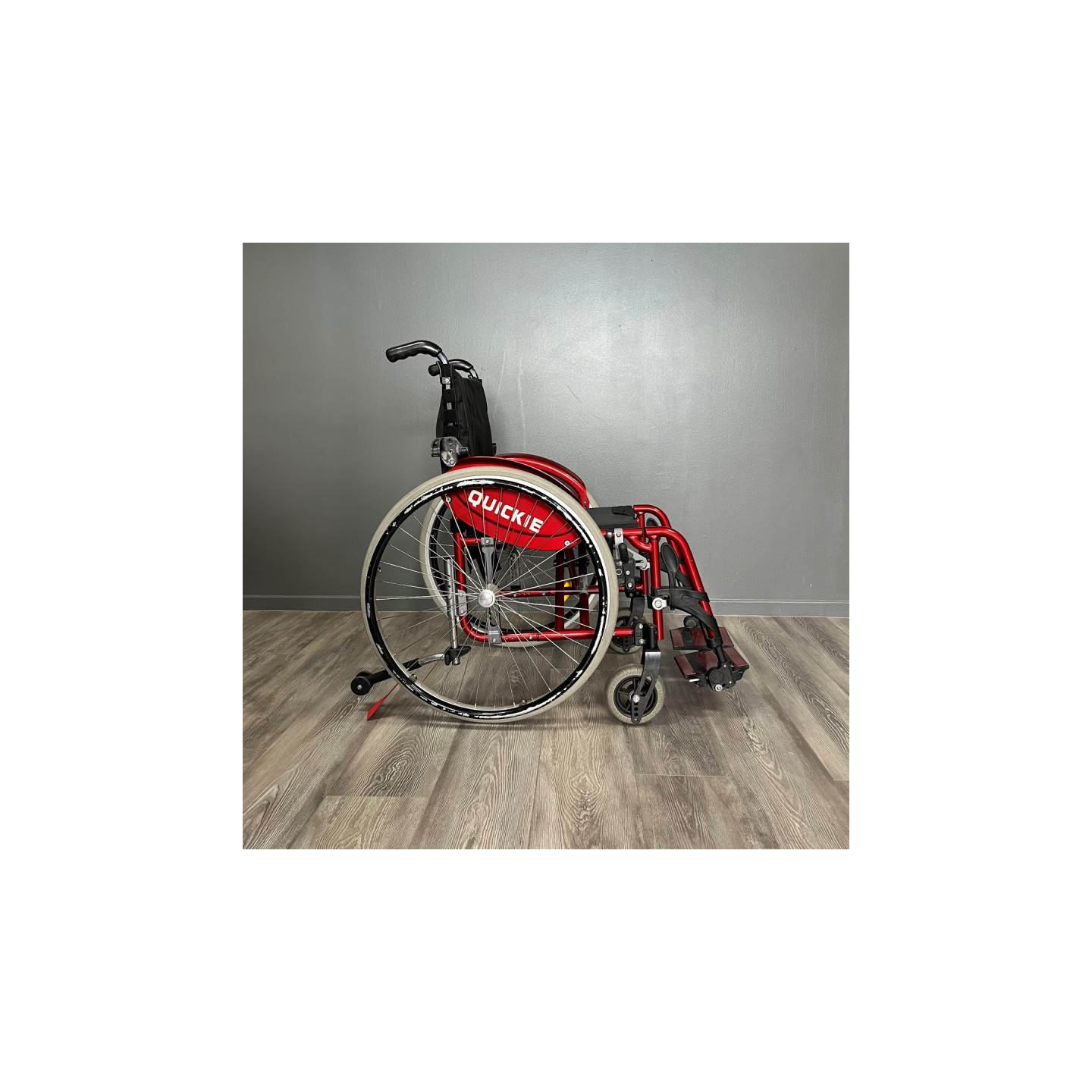 Fauteuil roulant actif QUICKIE rouge L.46 P.40
